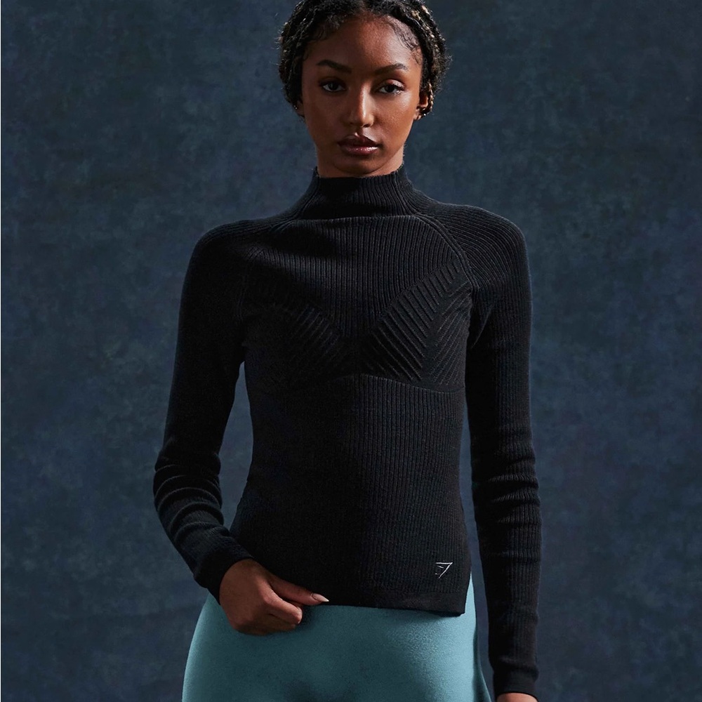 Gymshark Pause Knitwear Long Sleeve Top in the Black/Onyx Grey